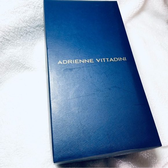 🥿 NWB Adrienne Vittadini Cadeeno Patent Faux Leather Ballet Flats – Size 7.5 💙 - Picture 2 of 7